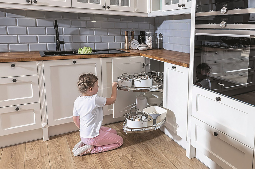 Możliwe zagospodarowanie narożnych szafek podblatowych