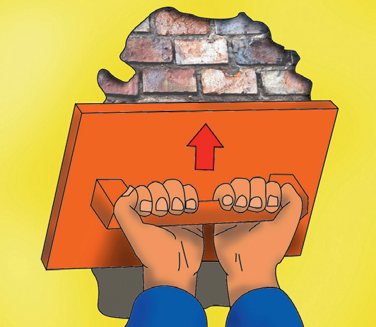 Na większe uszkodzenia szpachlę wygodniej nakładać pacą