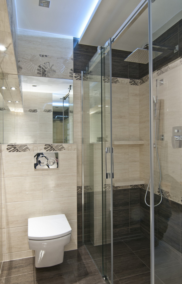 Mała łazienka po zakończeniu prac remontowych