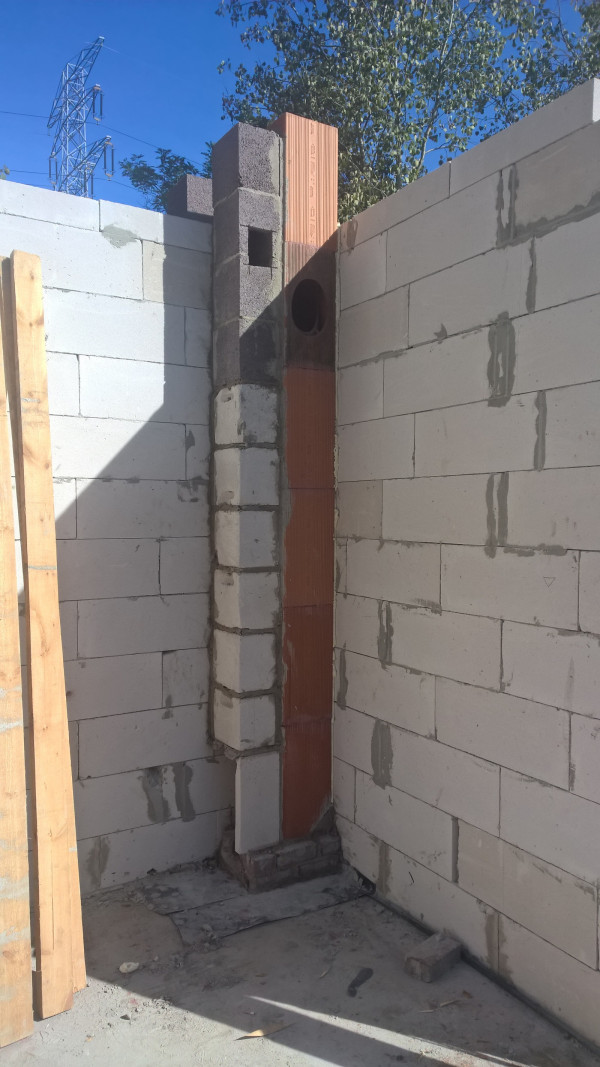 Źle ulokowana wyczystka komina uniemożliwia montaż wkładu kominkowego w planowanym miejscu