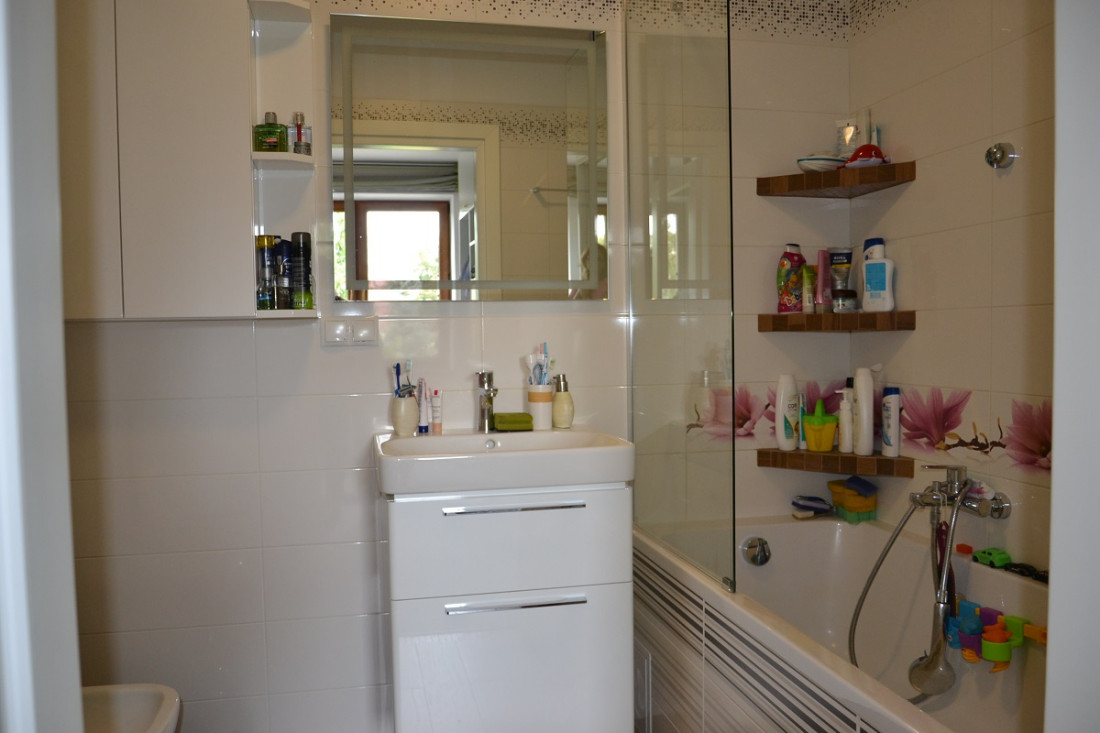 Po remoncie łazienki zadowolona jestem z bidetu i szklanej ściany przy wannie