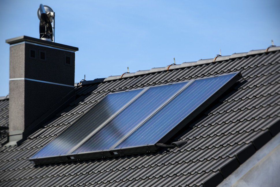 Kolektor zamontowany na dachu fot. Hewalex