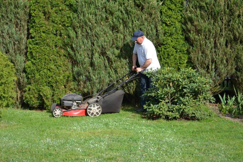 Kosiarka spalinowa o mocy 4,5 kM