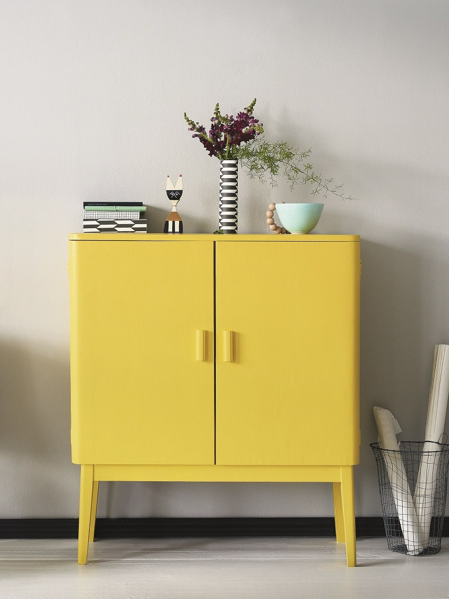 Tikkurila Optiva Satin Matt 7, kolor 1923, Tikkurila Everal Aqua Matt 10, kolor S302 Grapefruit (szafka). fot. Tikkurila