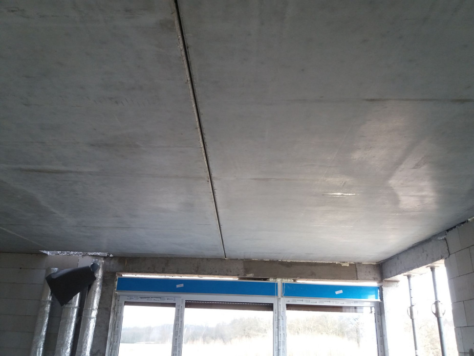 Widok płyty stropu filigranowego od spodu wewnątrz budynku. Uciechowski Z.P.H.U. Sp.j.