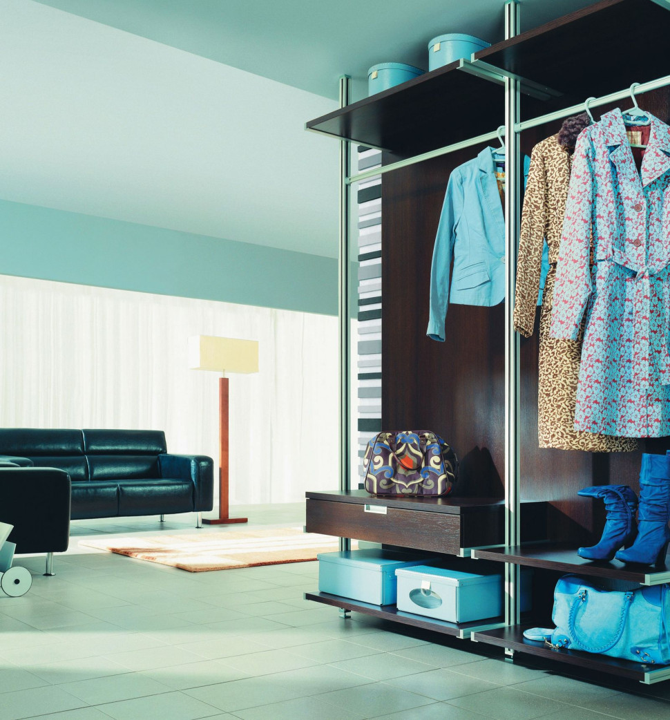 Podręczna garderoba usytuowana tuż przy wejściu jest dobrym, bo wygodnym rozwiązaniem