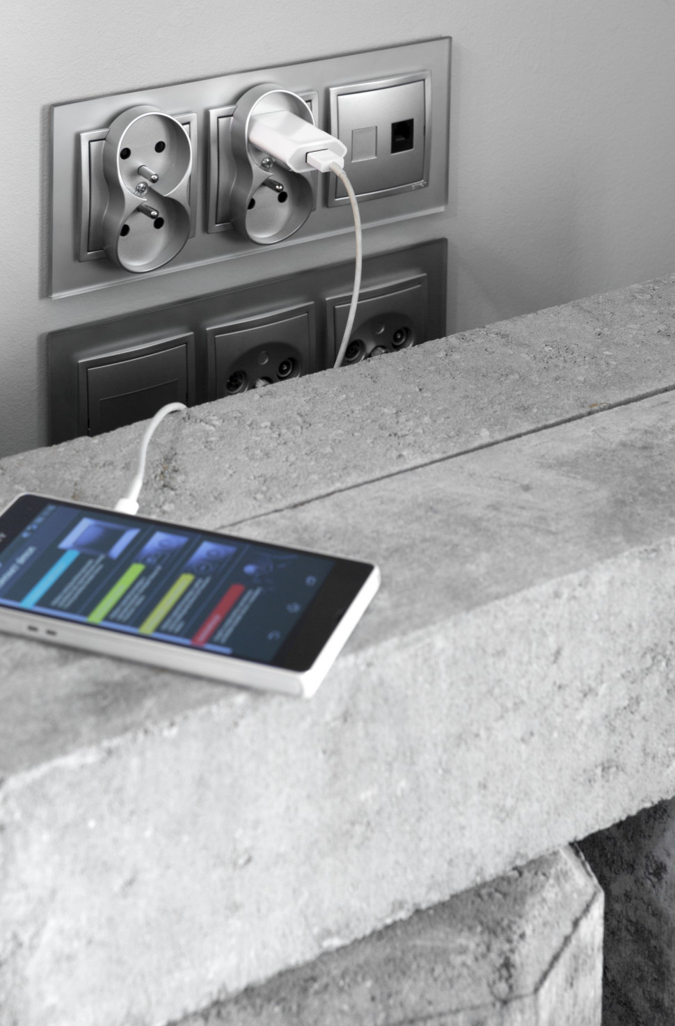 Ramki wielokrotne z serii Simon 54 do poziomego i pionowego montażu