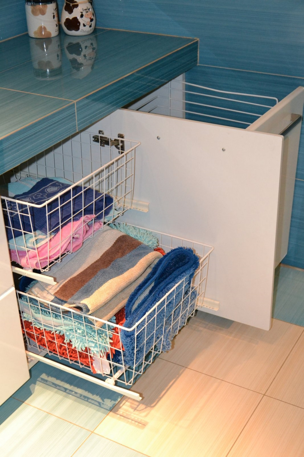 Pojemne szafki w łazience