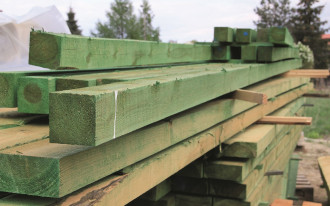 Czy na więźbę dachową można stosować dowolny rodzaj drewna?