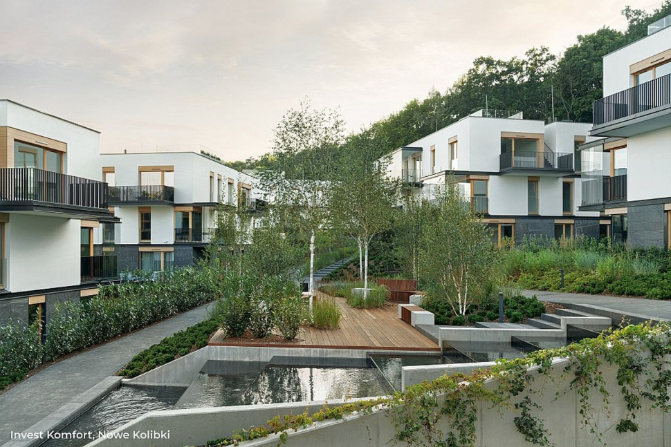 Schody na osiedlu Nowe Kolibki