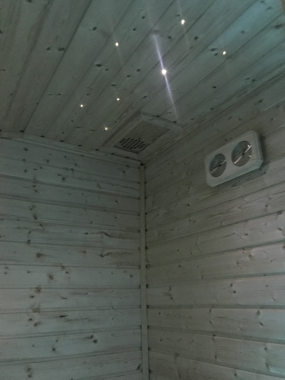 Światłowody w suficie