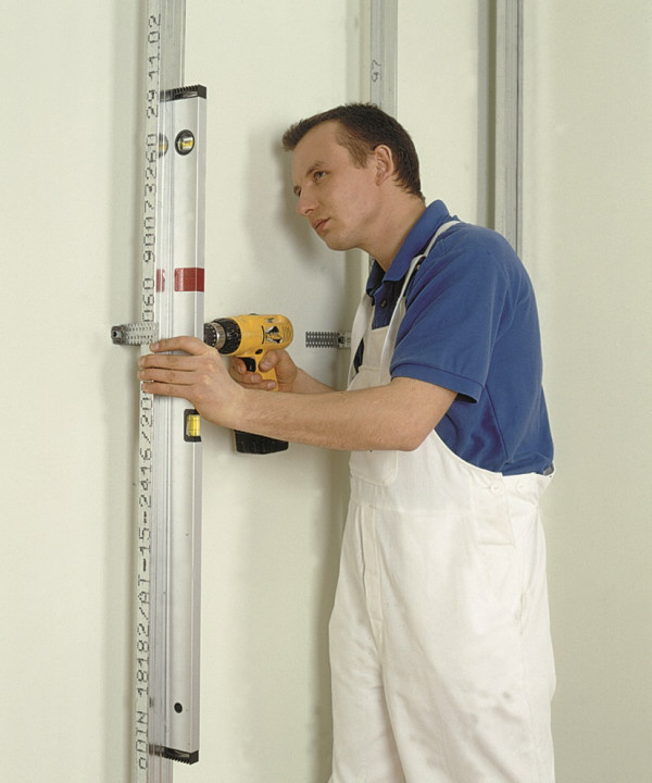 Skręcenie uchwytów bezpośrednich z profilami CD