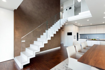 Schody dywanowe wykonane z CORIANU