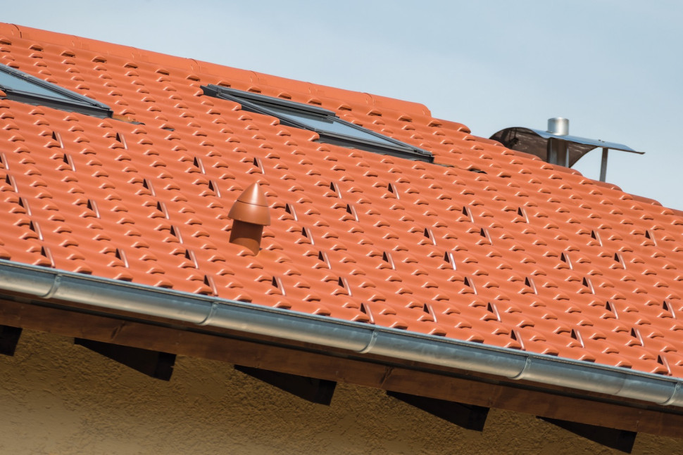 Noski śniegowe mają za zadanie rozbijanie kawałków gród lodu na drobniejsze fragmenty. Fot. Creaton