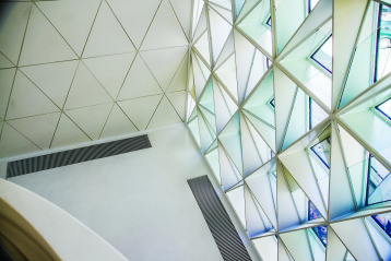 Grzejniki kanałowe w Teatrze Lalki i Aktora w Opolu