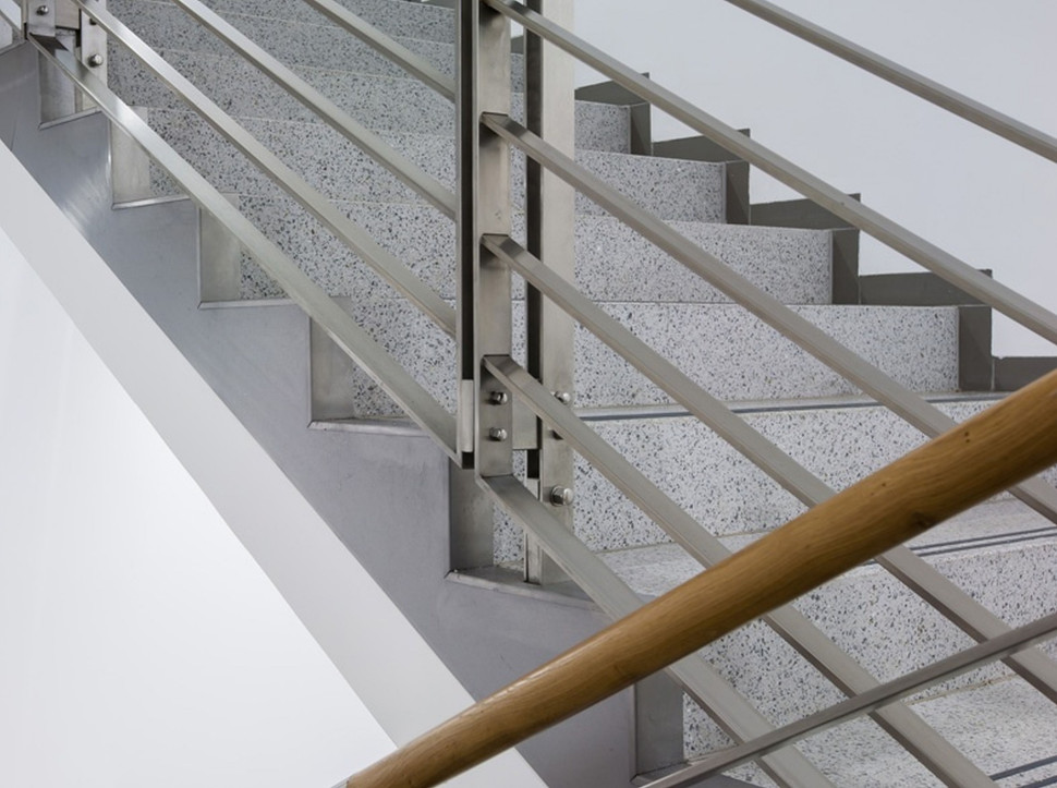 Metalowa balustrada fot. Dasag