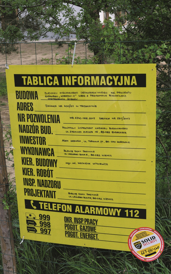 Tablica informacyjna na budowie