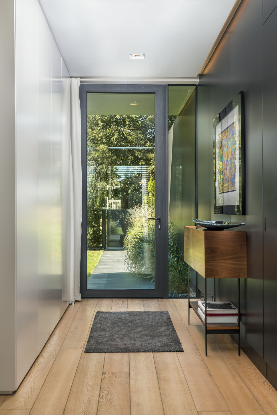 Przeszklone drzwi KRISPOL w korytarzu