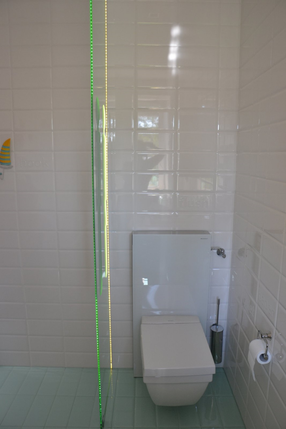 Całonocne oświetlenie LED-owe w łazience dziecięcej