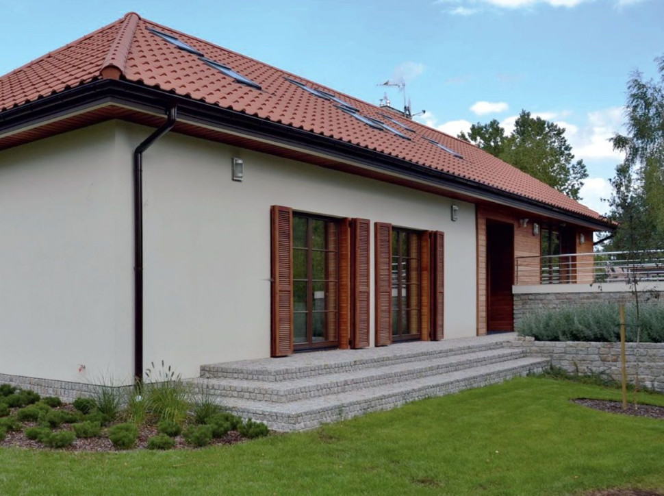 Tył i zachodni bok budynku