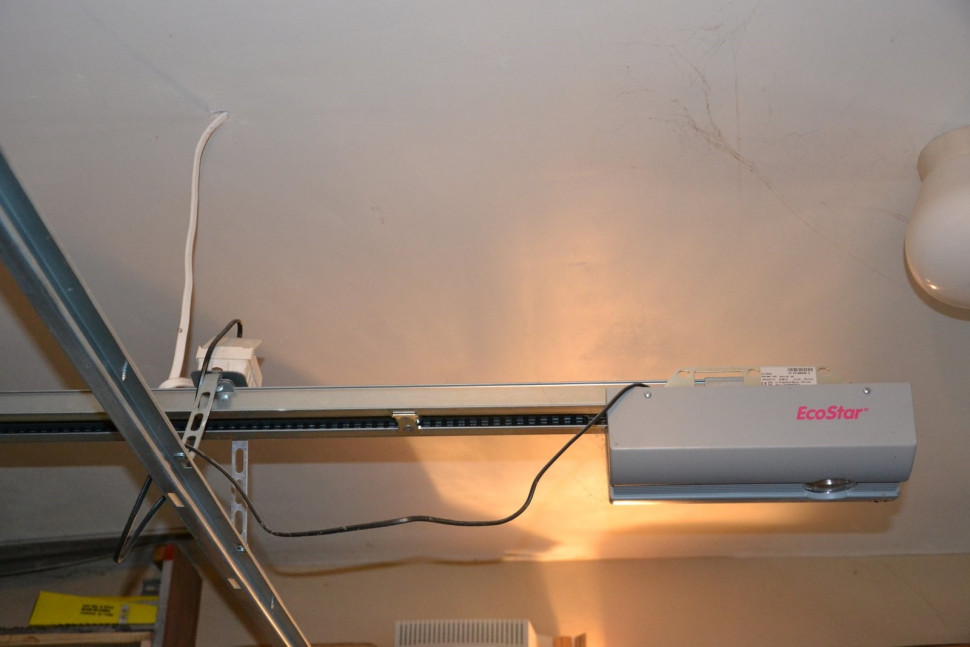 Napęd z mechanizmem łańcuchowym był w komplecie z bramą