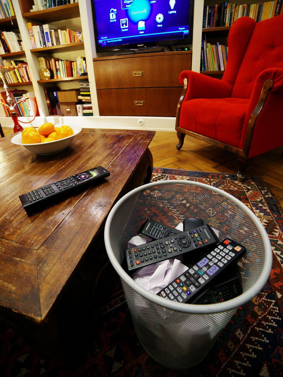 Całym domem można sterować za pomocą jednego pilota