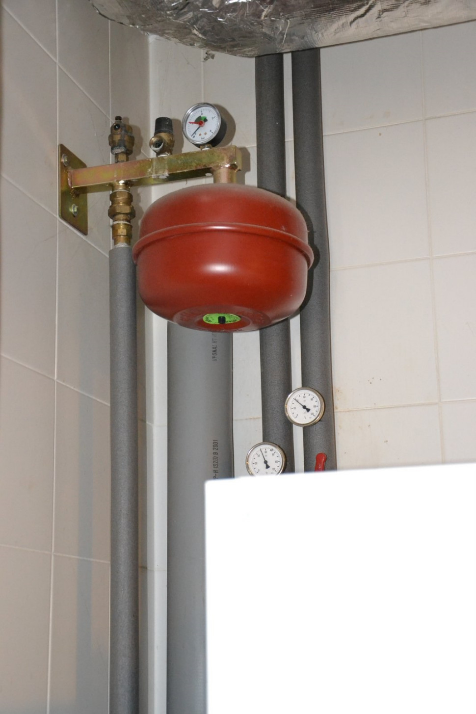 Naczynie wyrównujące ciśnienie cieczy solarnej