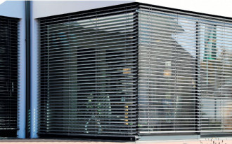 Jakie przesłony okienne minimalizują nagrzewanie się pomieszczeń?