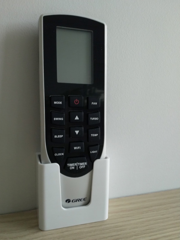 Pilot do sterowania jednostkami ściennymi