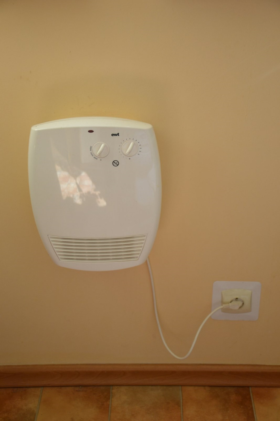 Grzejniki elektryczne pomagają ogrzać łazienki i sień