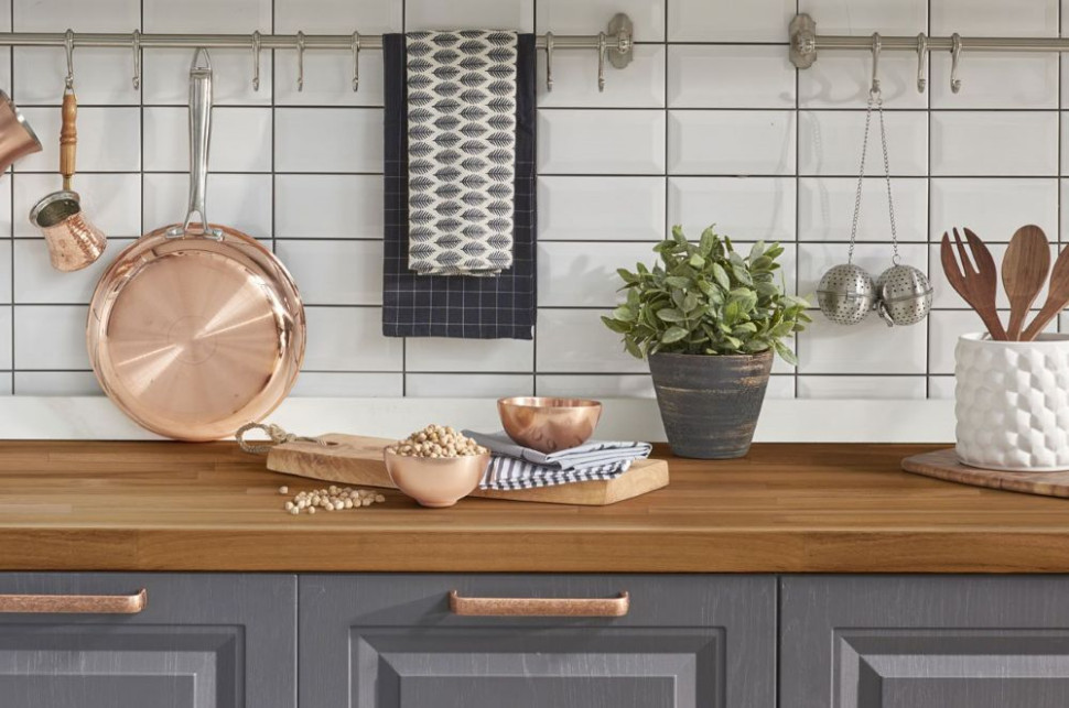 Do produkcji drewnianych blatów poleca się drewno twarde i gęste