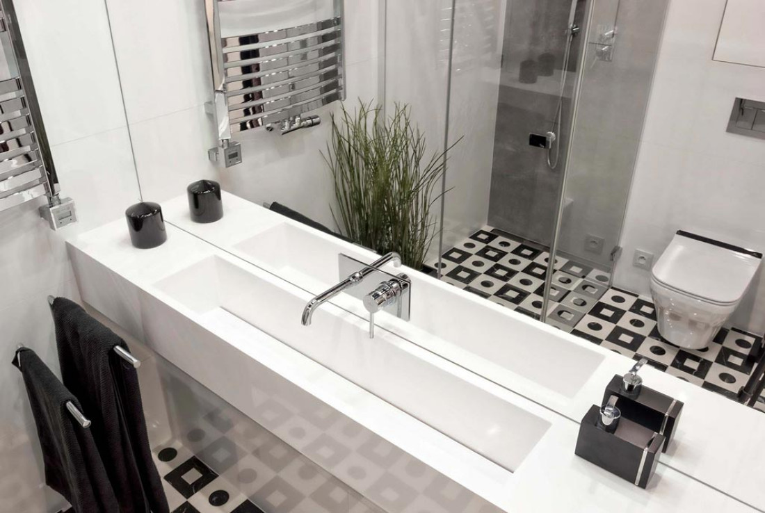 Aranżacja małej łazienki - wanny i umywalki na wymiar od Luxum