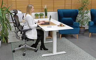 Zadbaj o miejsce pracy - stelaż elektryczny Futuro 