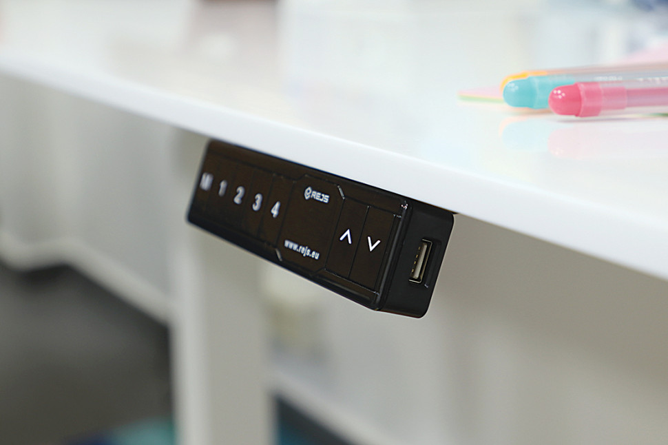 Panel sterujący stelażem elektrycznym Futuro. Fot. REJS