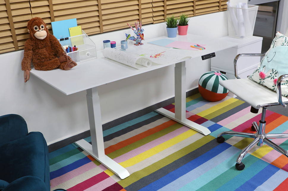 Stelaż elektryczny Futuro w pokoju dziecka. Fot. REJS