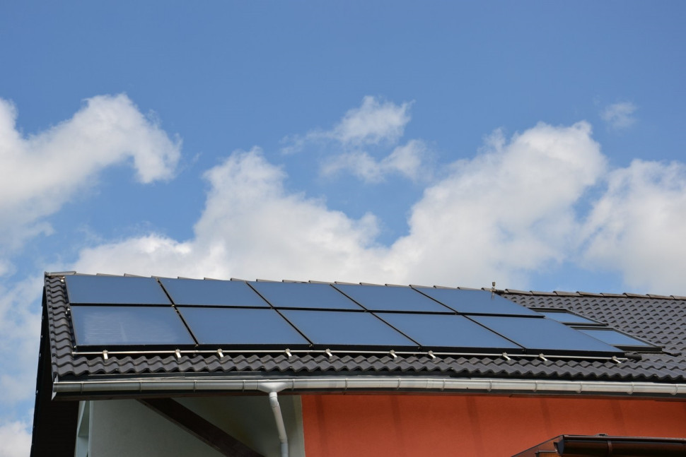 Panele połączono równolegle (po 5 sztuk), a nie szeregowo