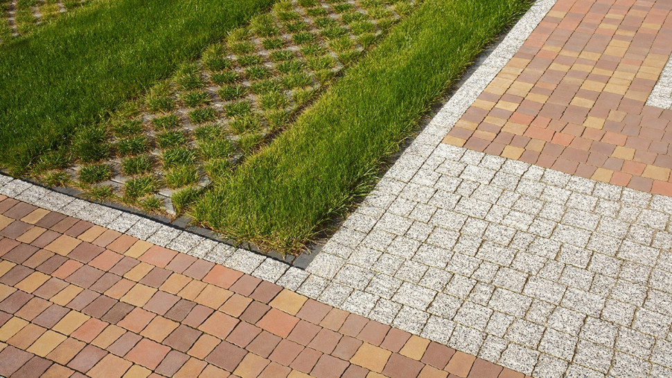 Ściażki z kostki Eko Azur. fot. Semmelrock Stein+Design