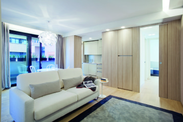 Drzwi przesuwne bezościeżnicowe - rozwiązanie do minimalistycznych wnętrz