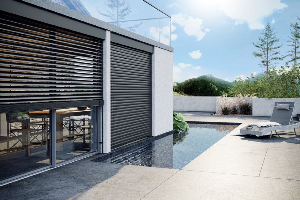 żaluzje na zewnątrz okna ochrona przed upałem