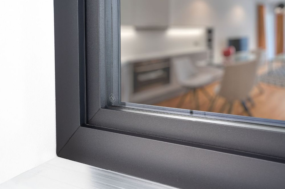 Okna BERTRAND LINEAR 6 komór w ramie - doskonała izolacja cieplna i akustyczna