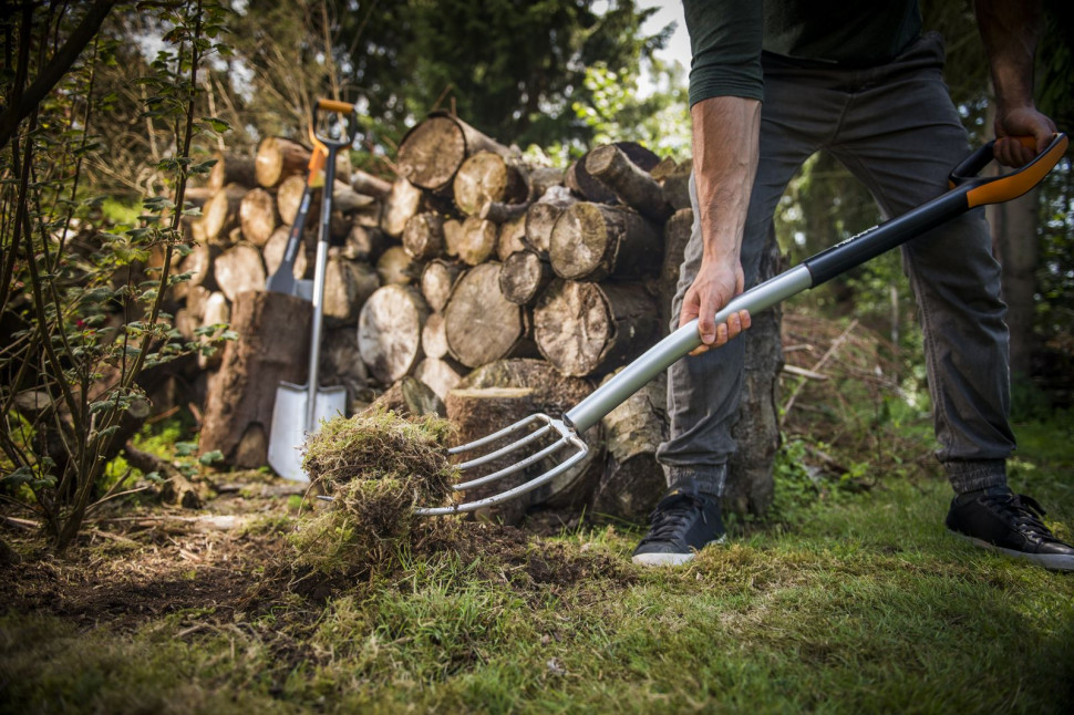 Używanie wideł amerykańskich w ogrodzie