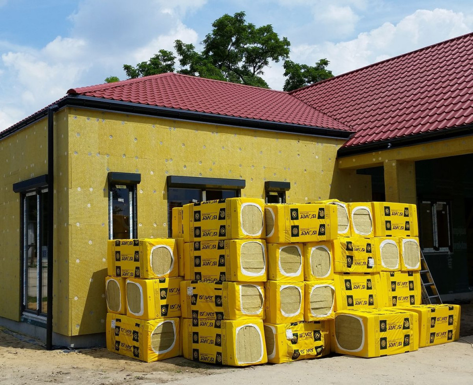 Elewacja budynku ocieplona wełną ISOVER Fasoterm 35