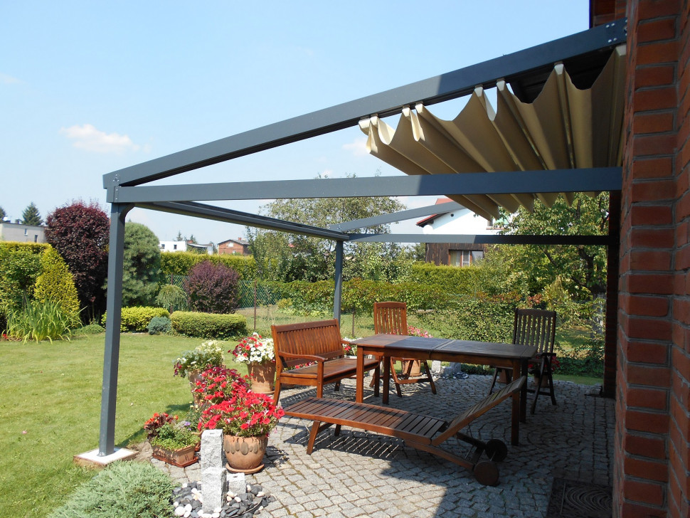 Pergola z rozkładanym dachem z materiału