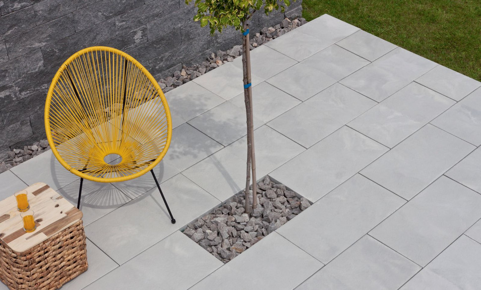 Płyty betonowe na tarasie na gruncie