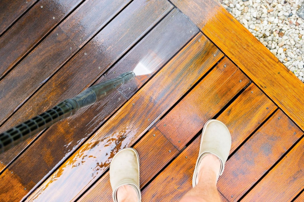 Czyszczenie tarasu wodą pod ciśnieniem