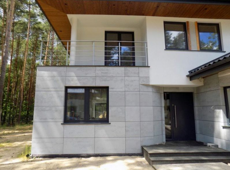Beton architektoniczny na elewacji