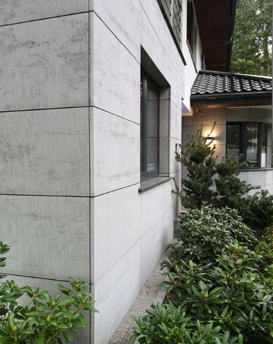 Marka Luxum daje gwarancje płyt w 100% nadających się na elewację budynku