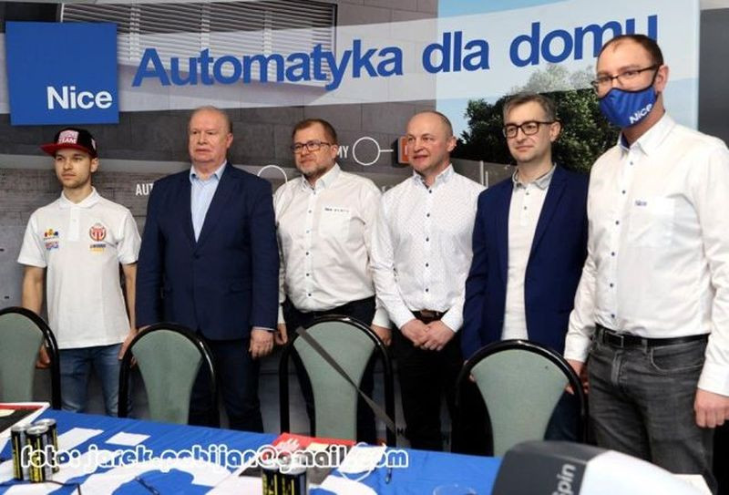 Podpisanie umów sponsorskich przez ESIMA Rolety i Astra Bydgoszcz