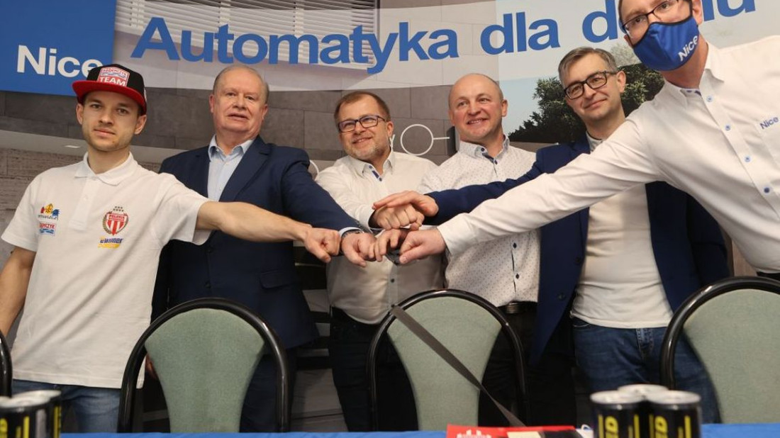 ESIMA Rolety i Astra Bydgoszcz zostali sponsorami żużlowej Polonii