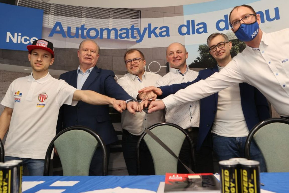 ESIMA Rolety i Astra Bydgoszcz zostali sponsorami żużlowej Polonii